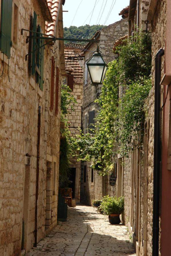 In Stari Grad Hvar With Balcony, Air Conditioning, Wifi, Dishwasher 5028-2 Apartment *