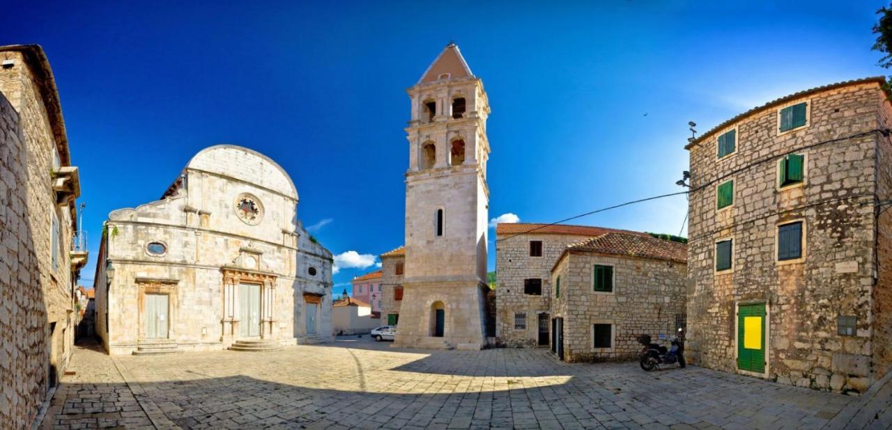 In Stari Grad Hvar With Balcony, Air Conditioning, Wifi, Dishwasher 5028-2 * Stari Grad (Hvar)